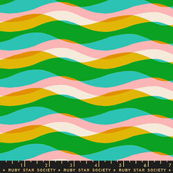 Poolside Waves in Tropic
