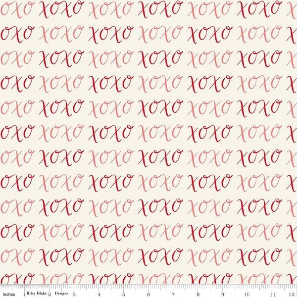 XOXO in Cream