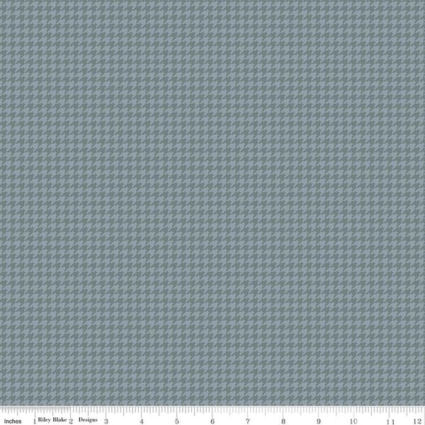 Houndstooth in Storm