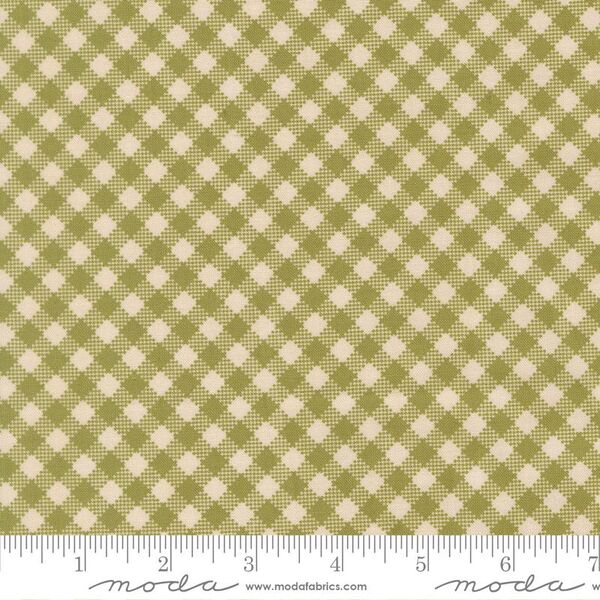 Garden Gingham in Grass