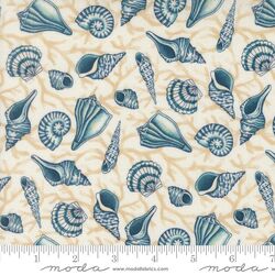 Tossed Seashells in Seafoam White