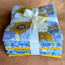 Creme De La Crayon Fat Quarter Bundle in Delft Olive