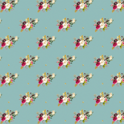 Small Woodland Bouquet in Pool