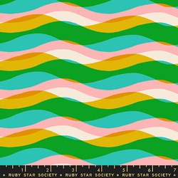 Poolside Waves in Tropic