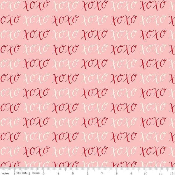 XOXO in Pink